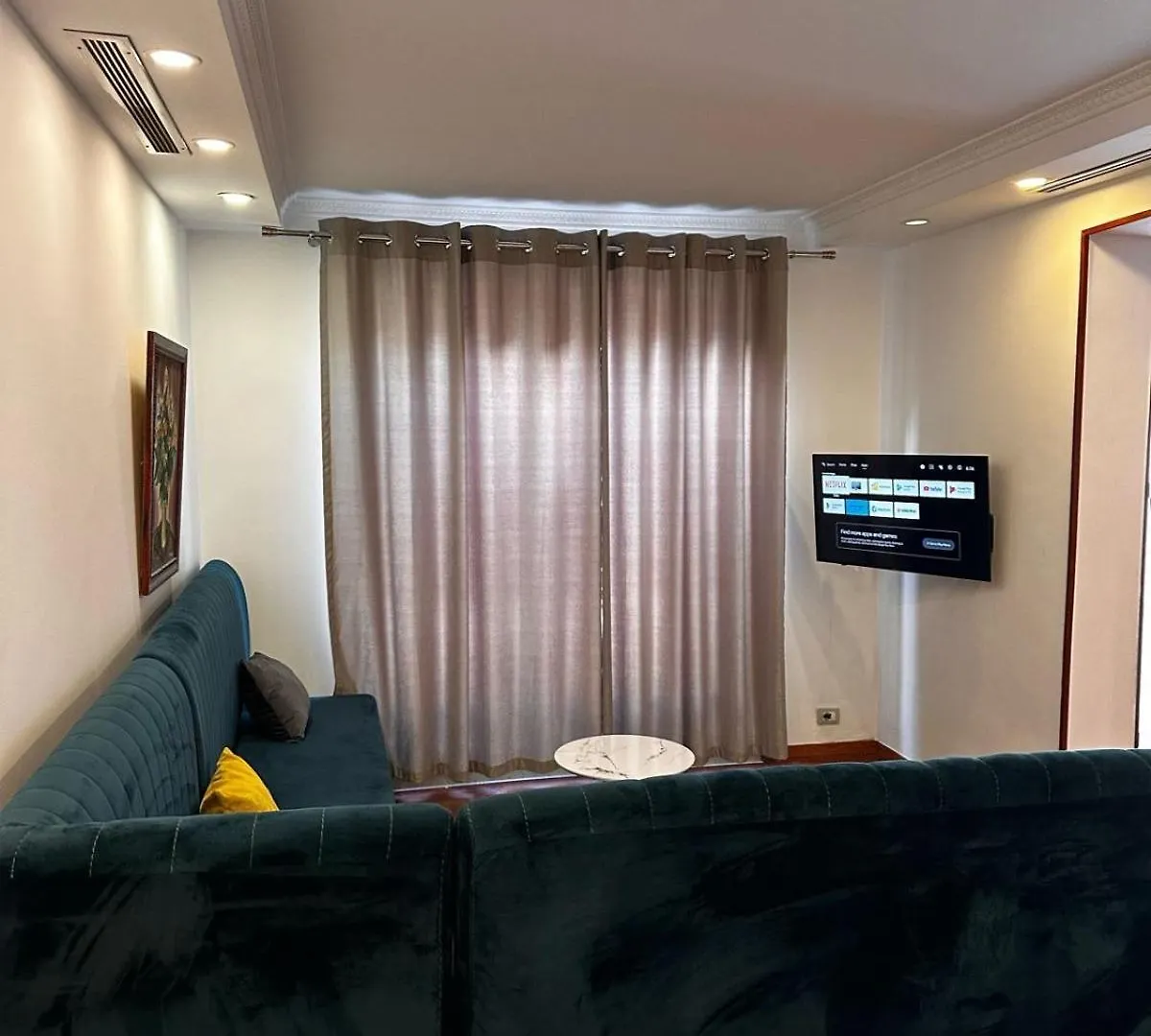 Studio In Bllok Tirana 0*,
